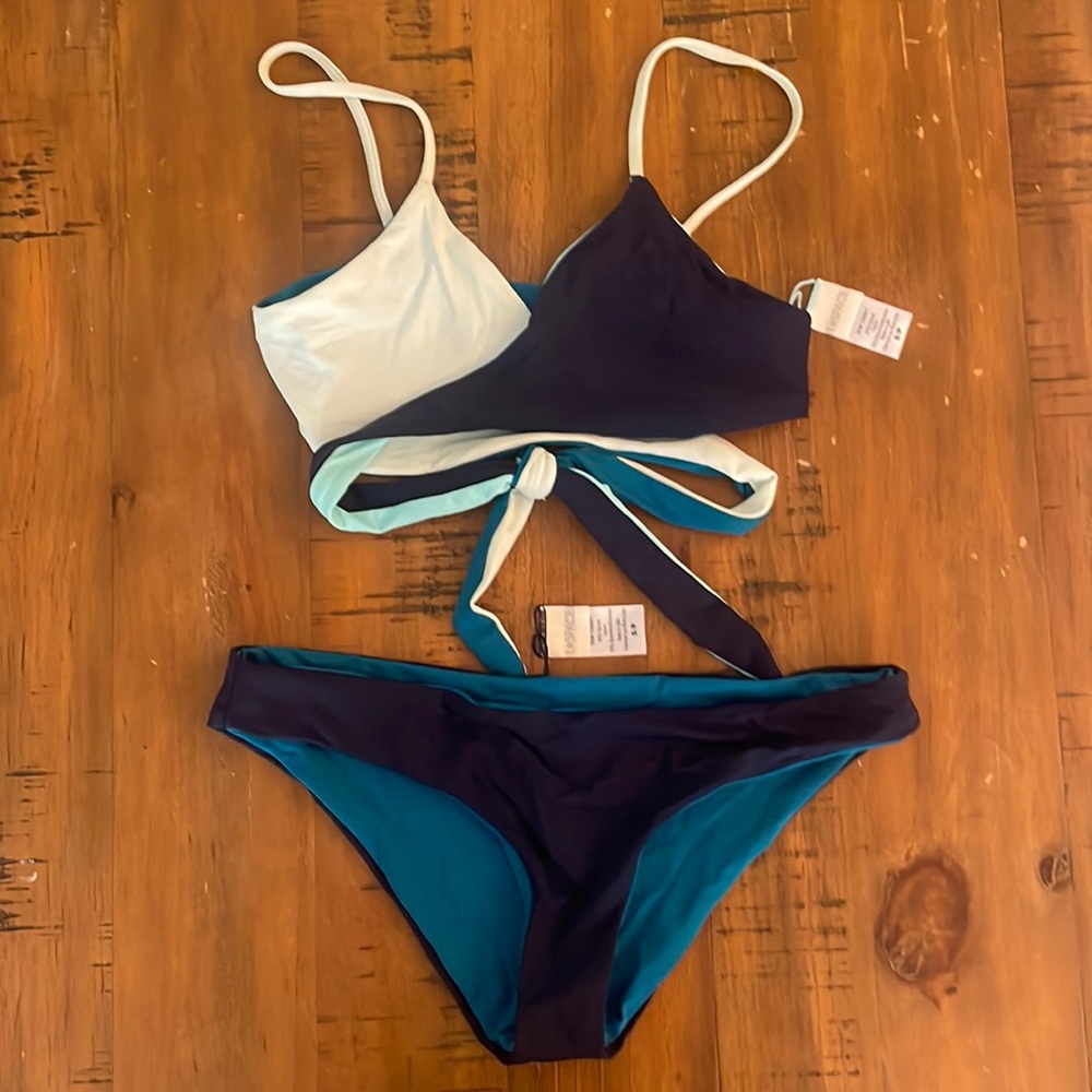 L*Space tie around top bikini reversible white/navy and turquoise/ light blue S